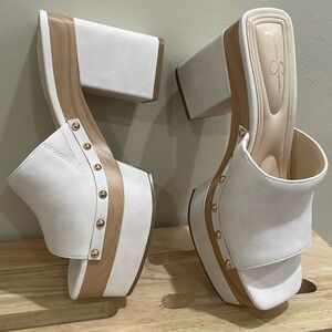 NIB Jessica Simpson ivory nubuck 7.5 fits 8 8.5 clogs CHARLETE mule square toe